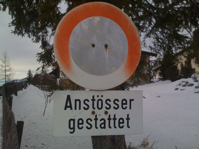 Parkhilfe? schild schnee 