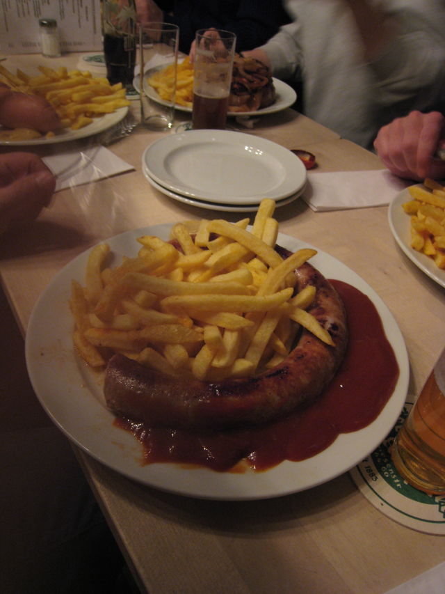 Fleischappetit I bier b�ro k�lsch riesig lecker lommi bratwurst weihnachtsfeier 