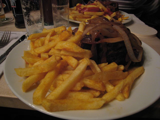 Fleischappetit II kotelett bier k�lsch riesig lecker lommi weihnachtsfeier zwiebeln 