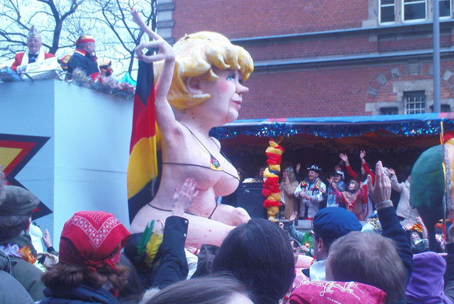 bundesbr�ste rosenmontagszug2009 merkel titten bikini br�ste busen rosenmontagszug karneval2009 