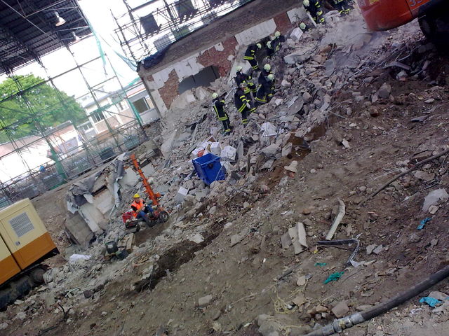 stadtarchiv, innenansicht feuerwehr k�ln schutt ruine kartons stadtarchiv 