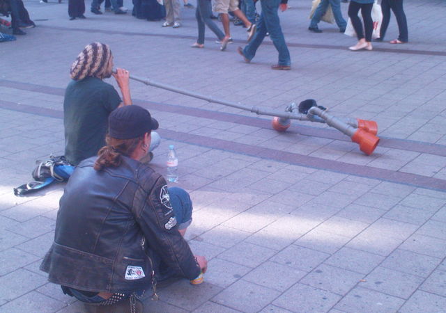 didgeridings stra�enmusik musik rohr rohre 