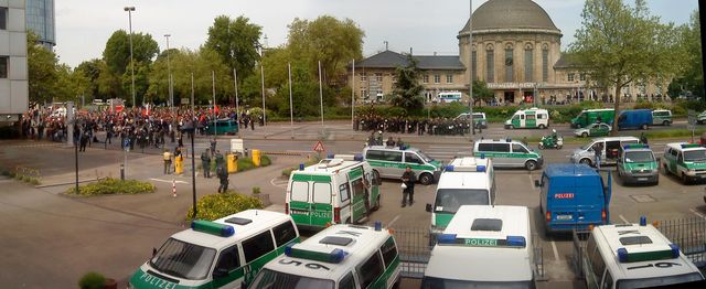 Abgeriegelt. b�ro deutz lvr polizei bahnhof demonstration prok�ln aufmarsch 