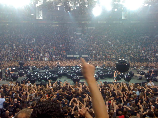 Alberne B�lle bei METALLICA (!!) plastikball plastikb�lle seek-and-destroy k�lnarena metallica lanxessarena super-mega-geil 