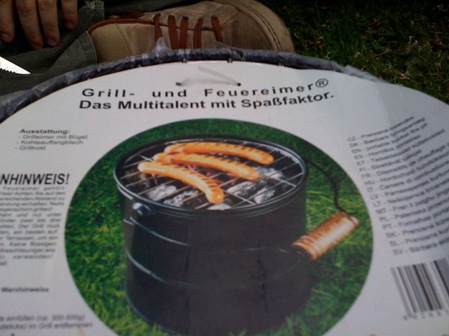 Unglaublicher spassfaktor feuereimer multitalent spassfaktor grill 