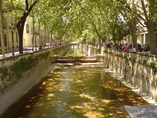 rue de la fontaine frankreich nimes 