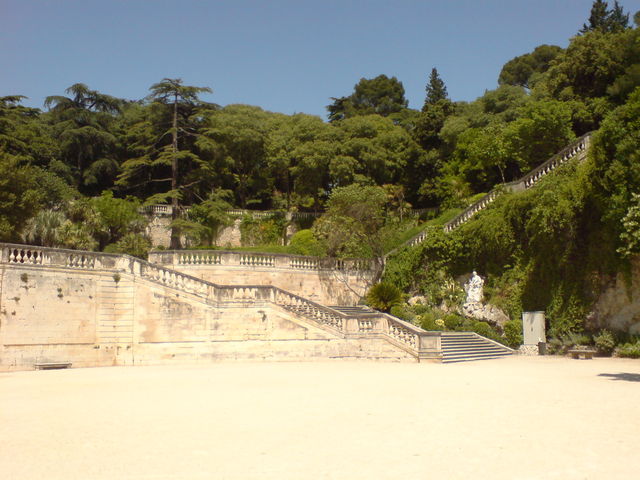 park in nimes park frankreich nimes 