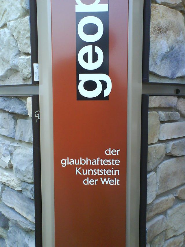 glaubhaft? kunststein schild stein quatsch glaube 