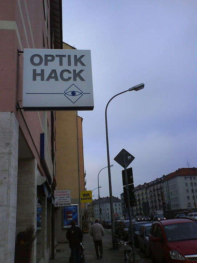 hacker name schild optik mnchen 