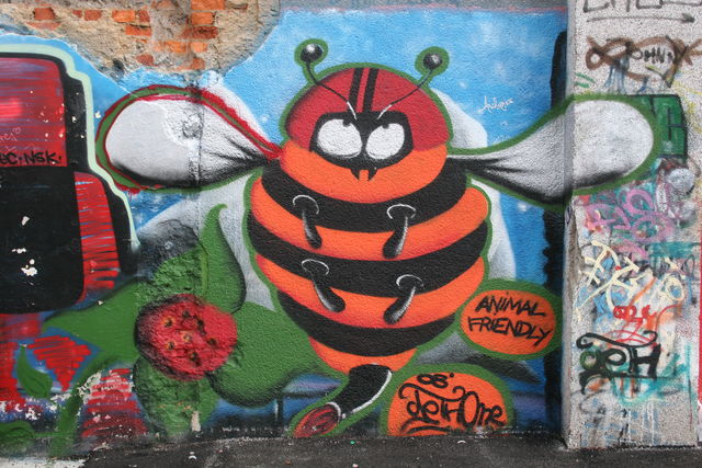 rijeka 9 animal biene tier graffiti hummel rijeka 