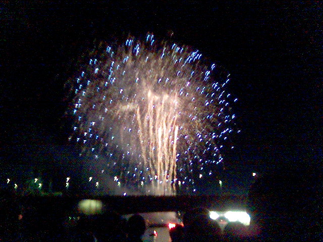 M�chtiger Baddabumm!, Teil 2 feuerwerk k�ln 