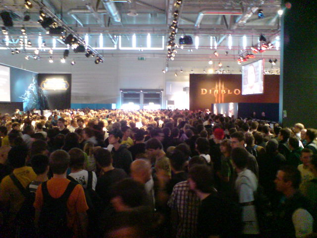 wir haben spa auf der gamescom. blizzard diablo3 gamescom starcraft2 koeln wow 2009 