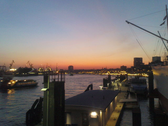 schon schn berseebrcke sonnenuntergang hafen hamburg 