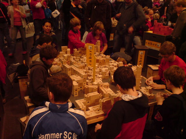 bauklotz menschen zocken spielemesse09 