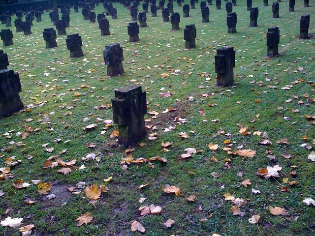 grab gr�ber kreuze melaten friedhof grab 