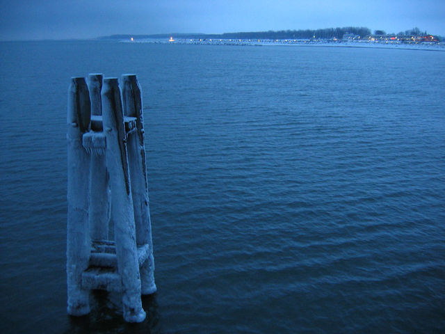 khlungsborn khlungsborn eis kalt ostsee gefroren 