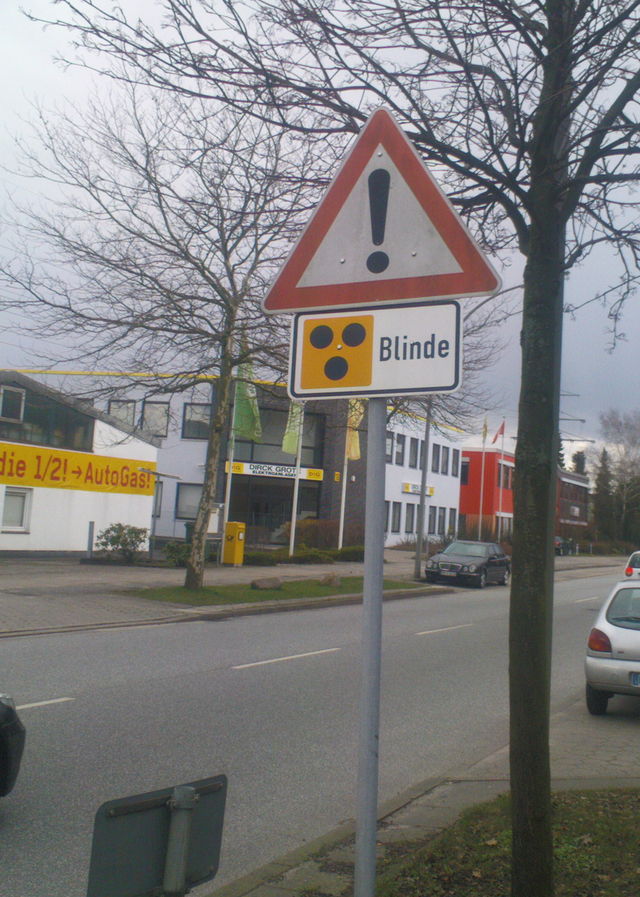 blinde kreuzen fahrbahn schild blind verkehrsschild blinde 