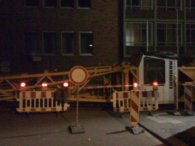 Entschuldigung... k�ln kran georgsplatz 