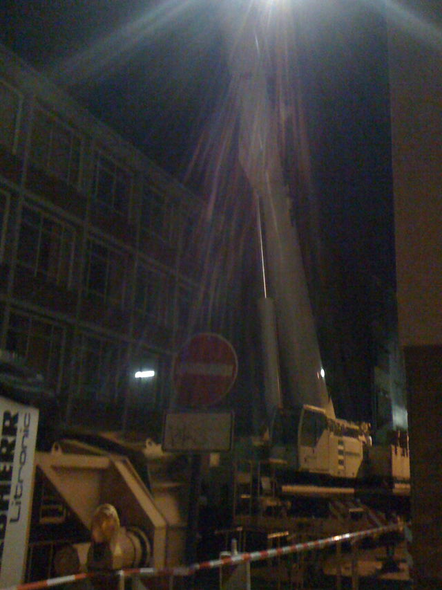 ...wird vermutlich n Weihnachtsbaum k�ln kran georgsplatz 